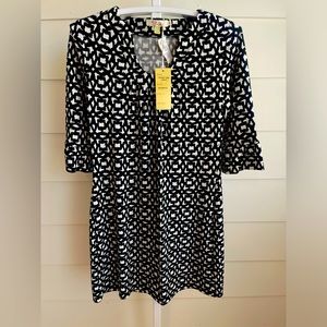 Ladies Aryeh Size Medium New With Tags Dress. Black Background/White.Nice/Clean!